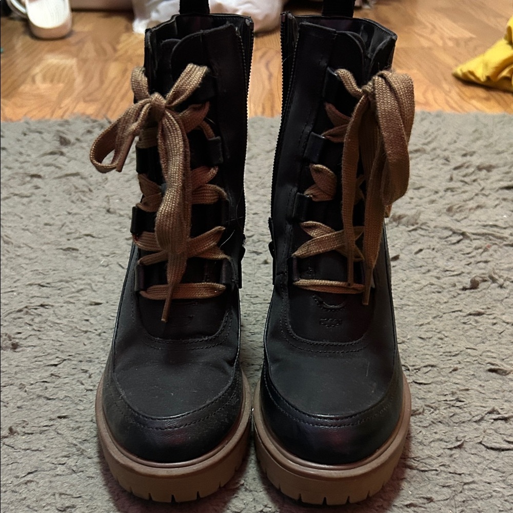 Stylish Black and Tan Women's Boots